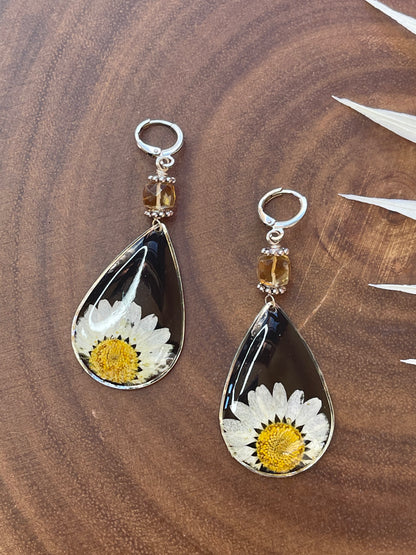 Daisy Resin Earrings